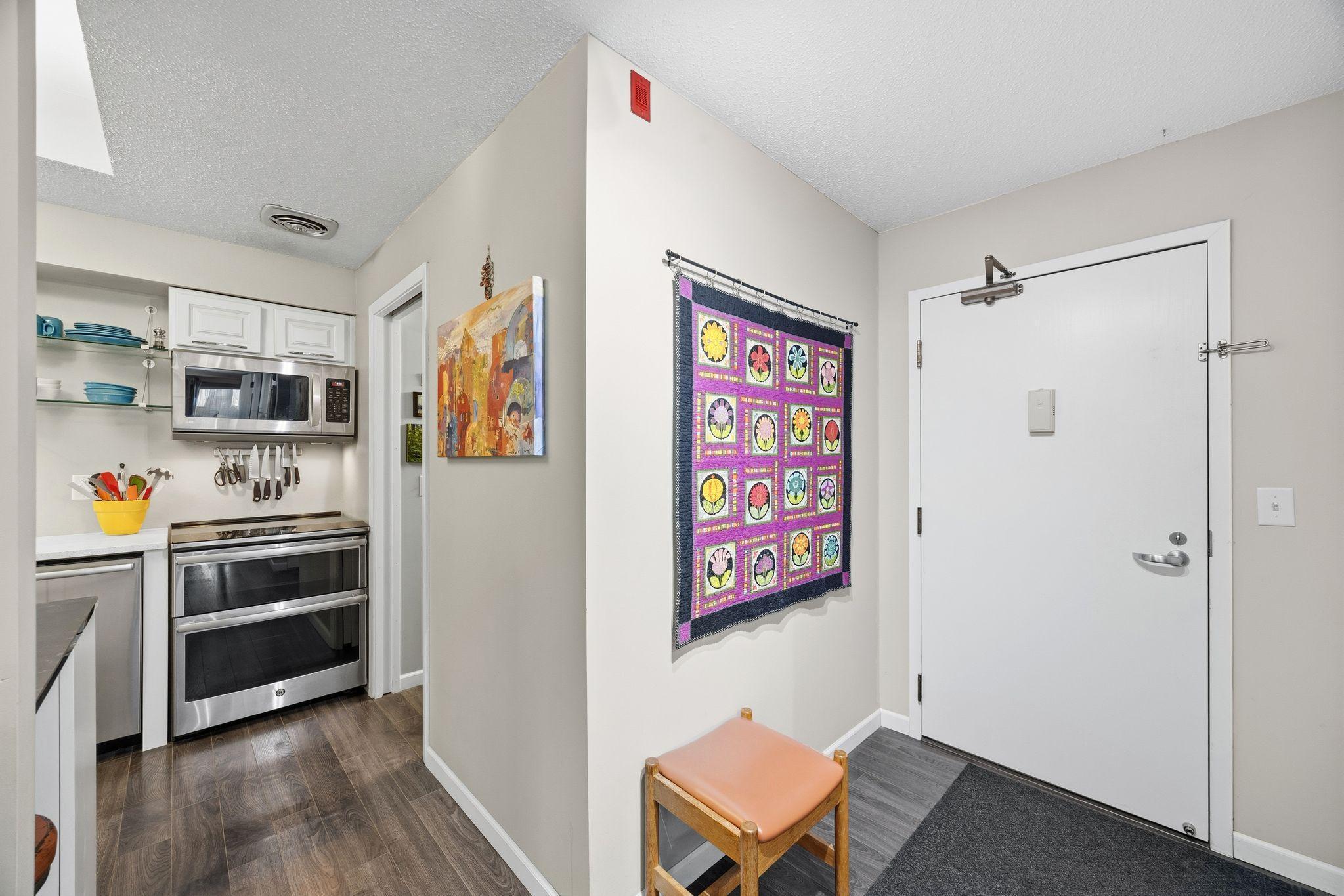 2275 Youngman Avenue 202W