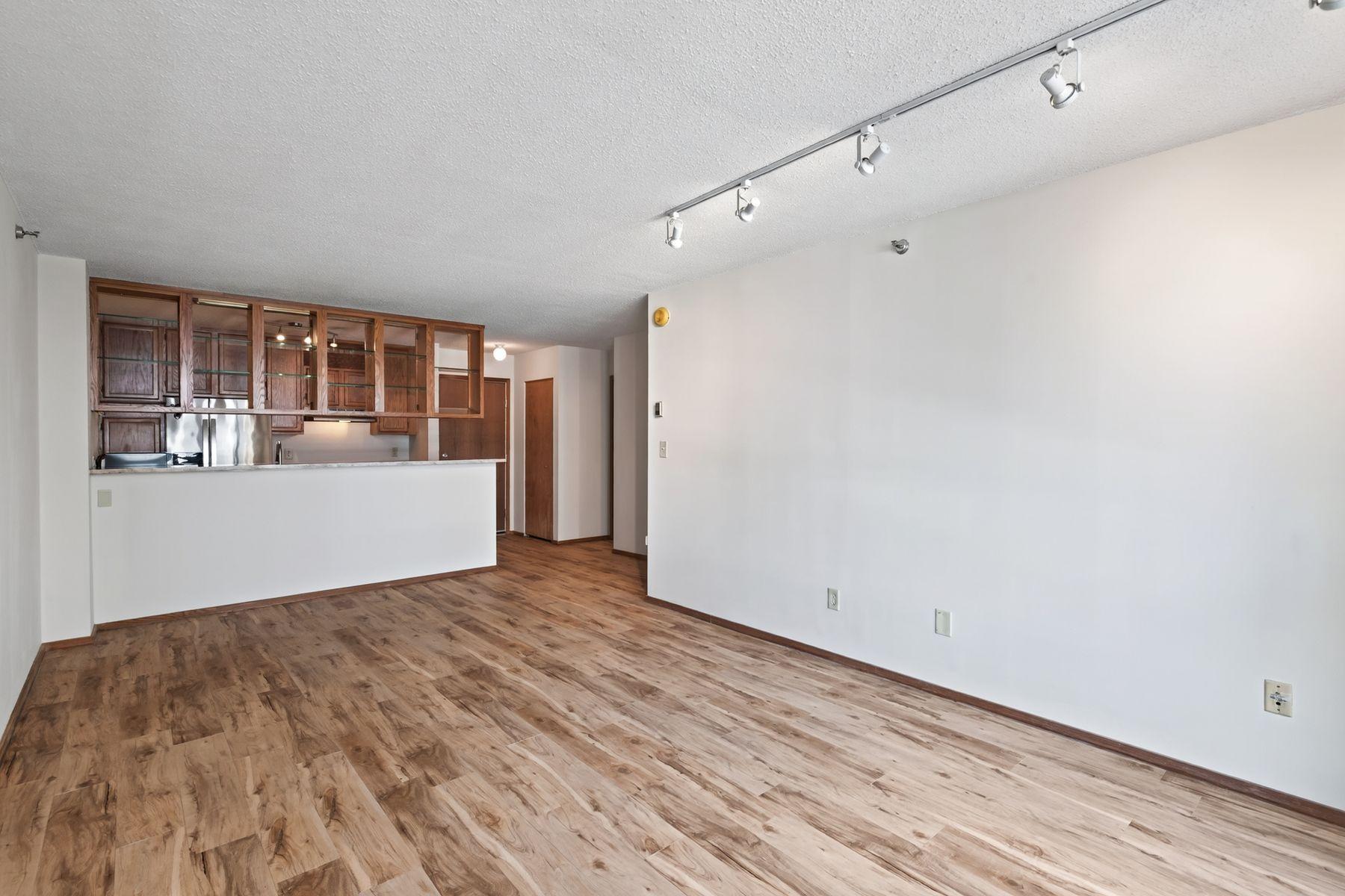 433 S 7th Street 2209