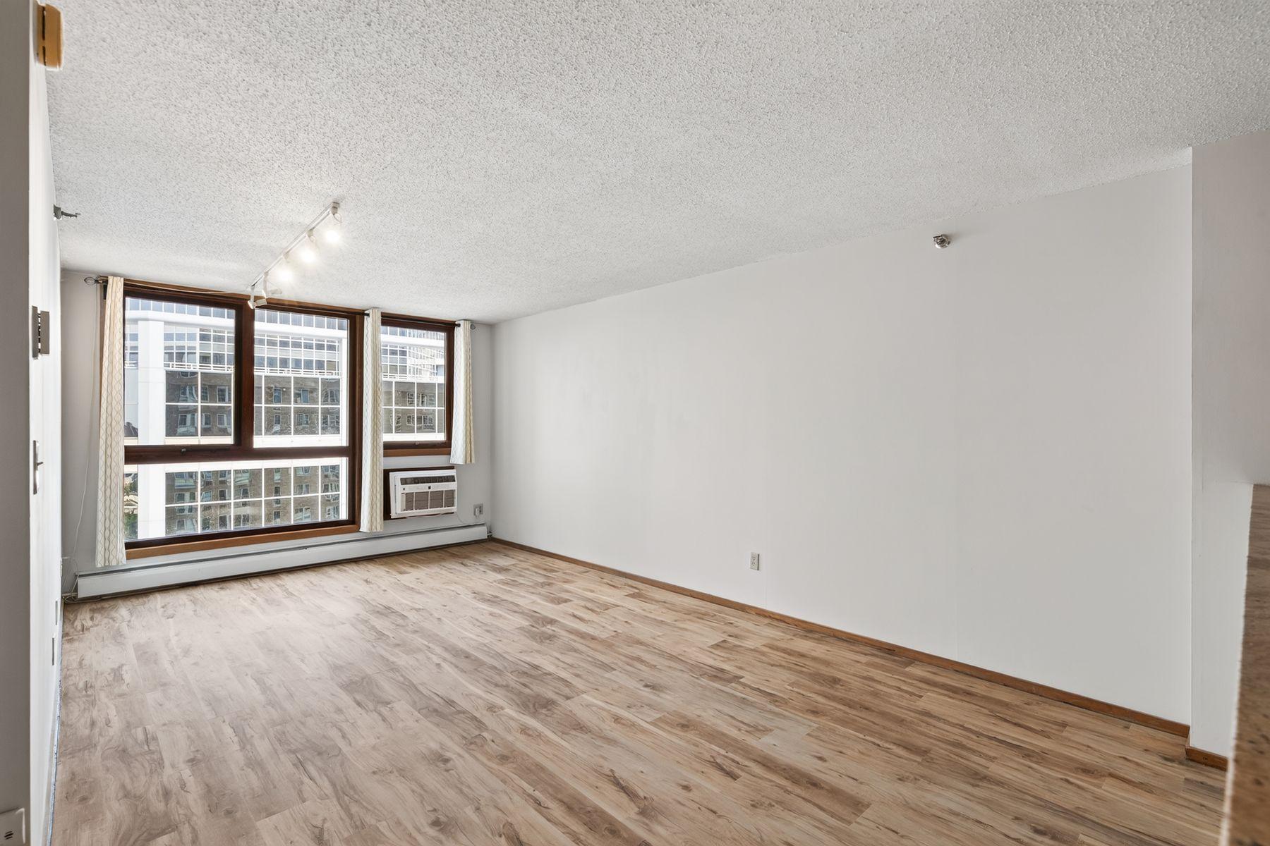 433 S 7th Street 2209