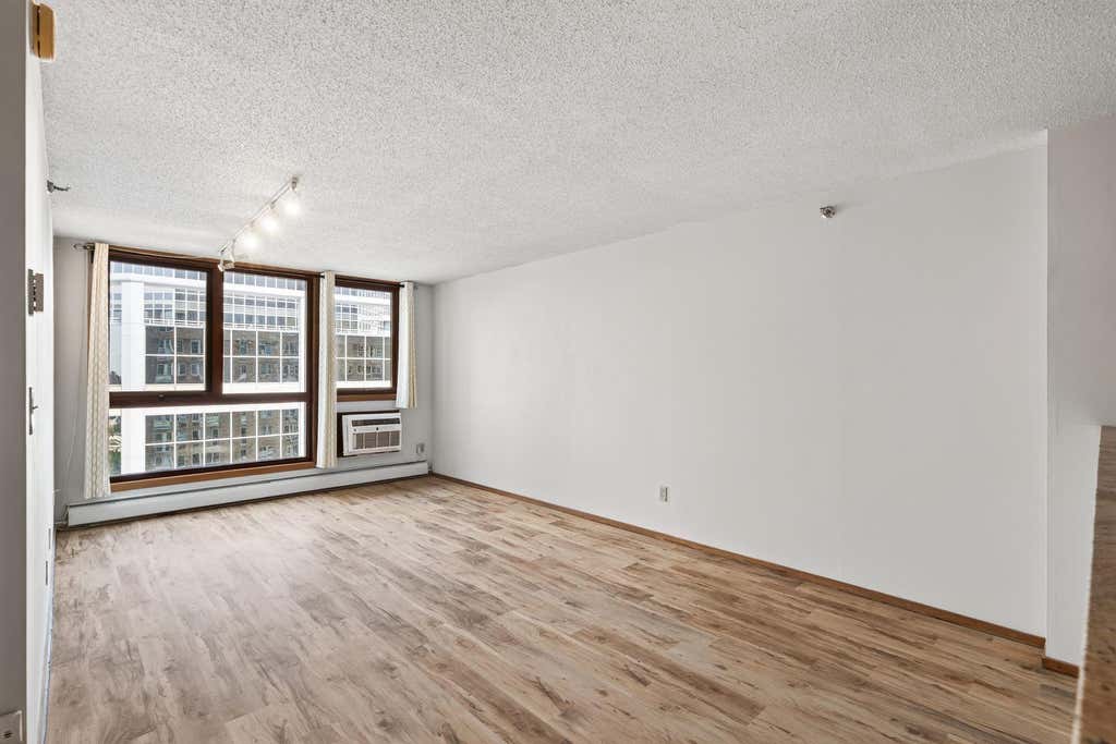 Photo of 433 S 7th Street #2209, Minneapolis, MN 55415 (MLS # 7126153)