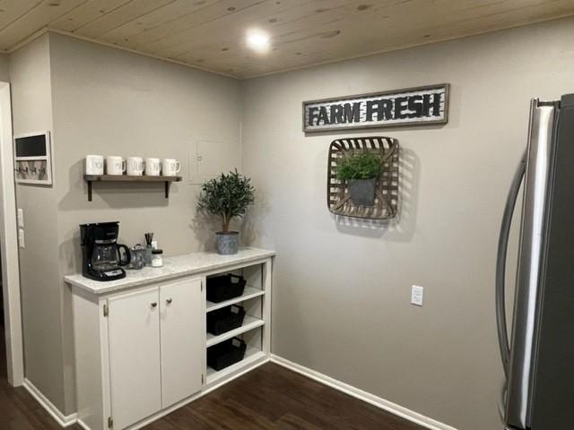 1077 Sibley Memorial Highway 305