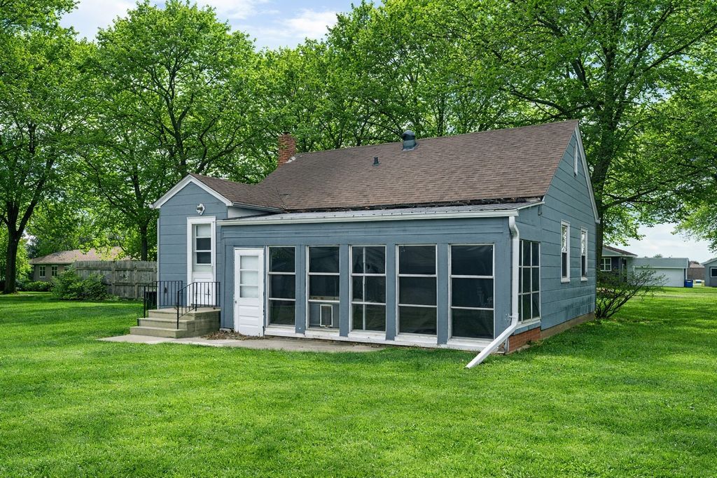 Photo of 823 Columbus Avenue, Westbrook, MN 56183 (MLS # 7038398)