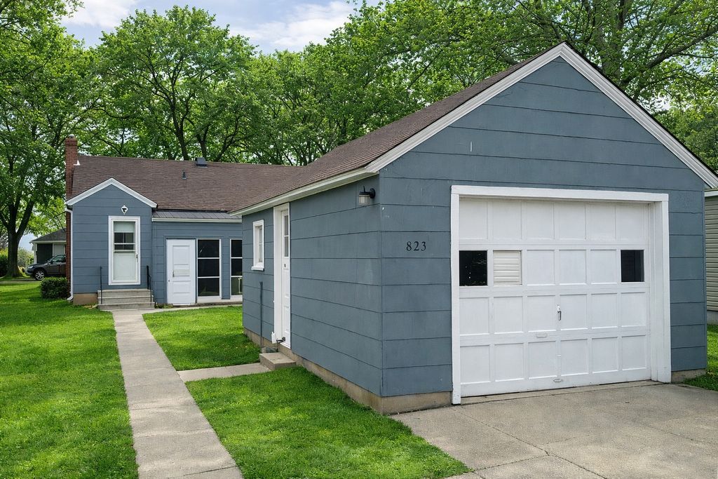 Photo of 823 Columbus Avenue, Westbrook, MN 56183 (MLS # 7038398)