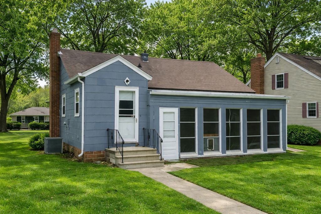 Photo of 823 Columbus Avenue, Westbrook, MN 56183 (MLS # 7038398)