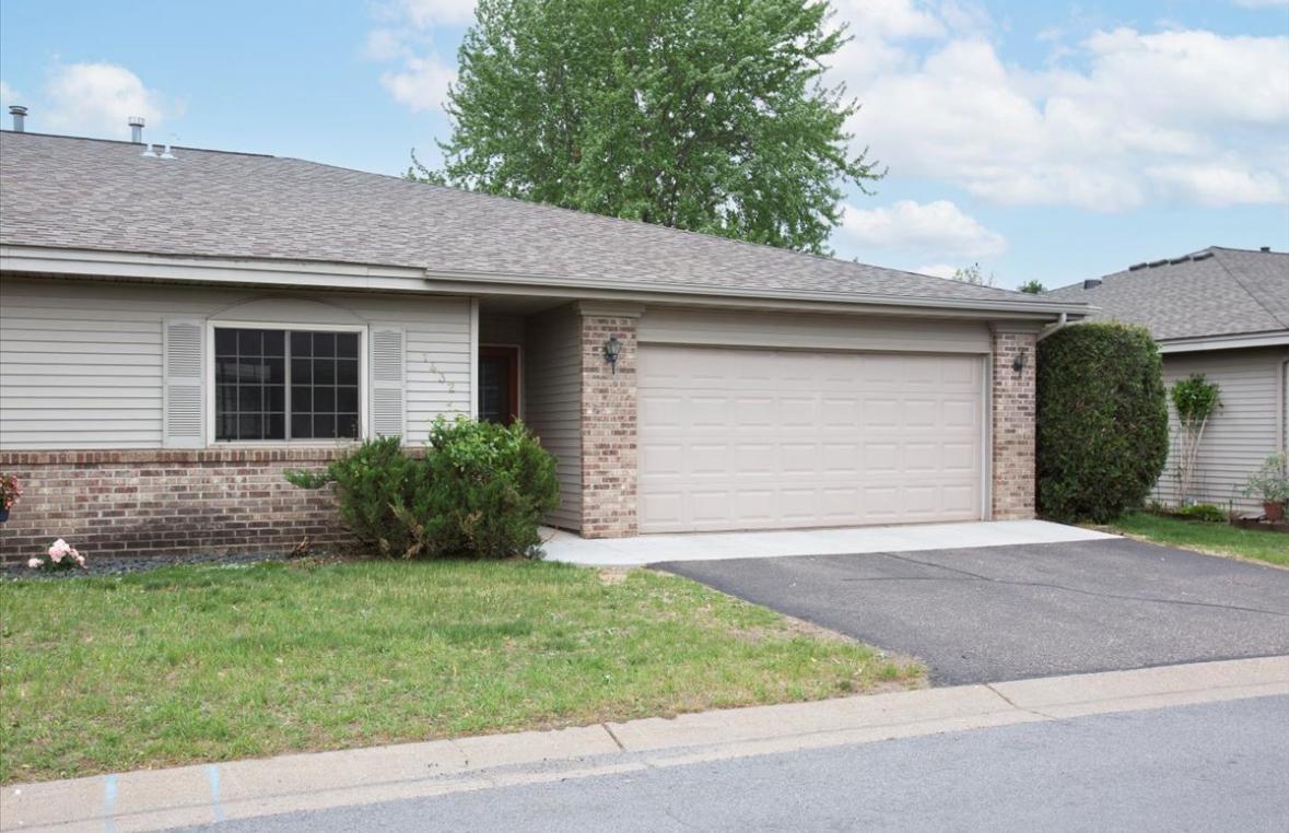 1432 Tall Grass
