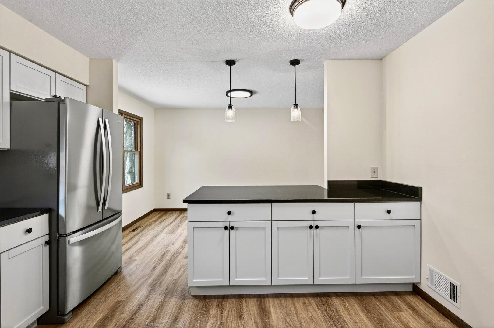 2700 Crestwood Circle