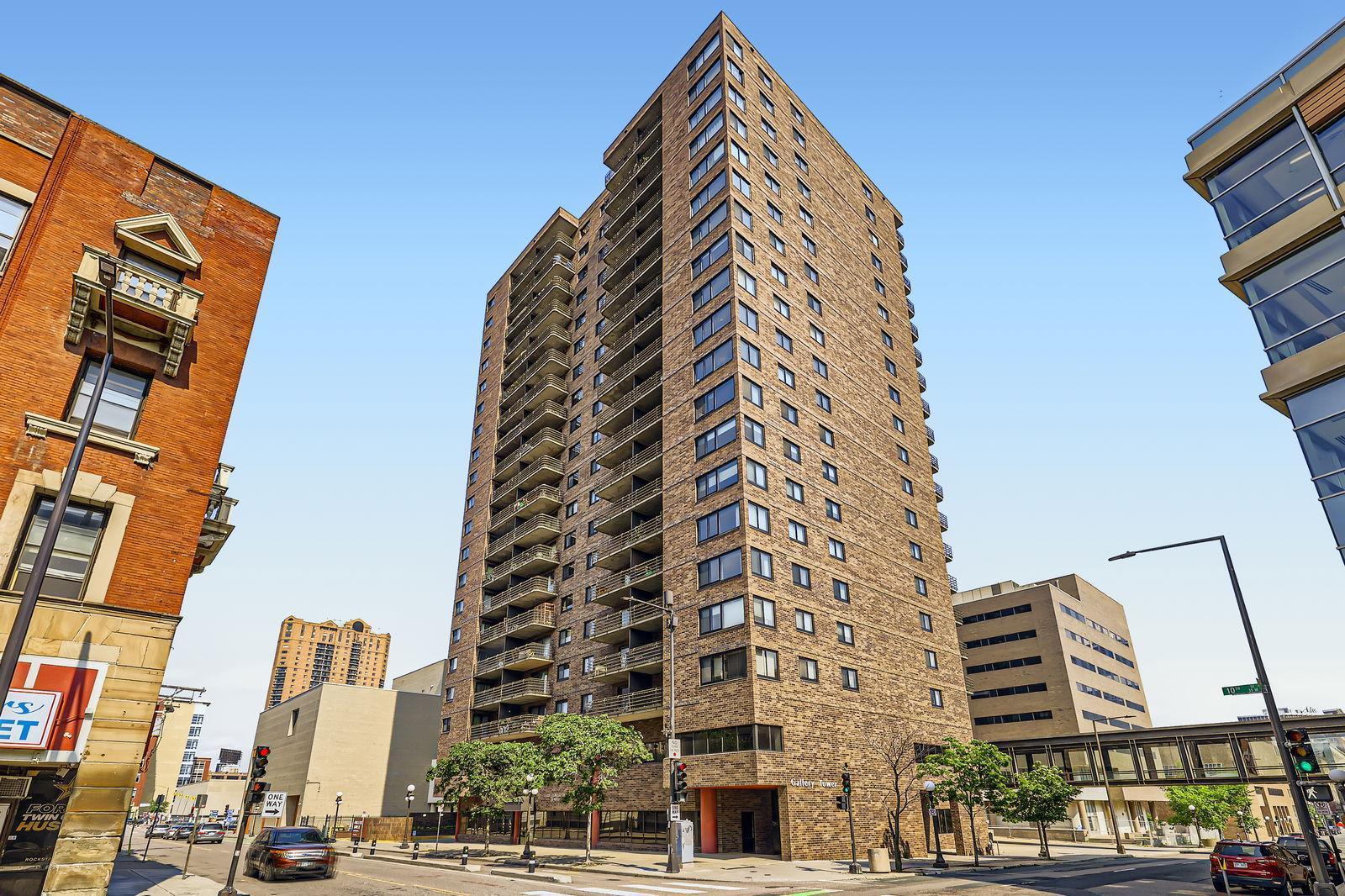 26 10th Street W 1104