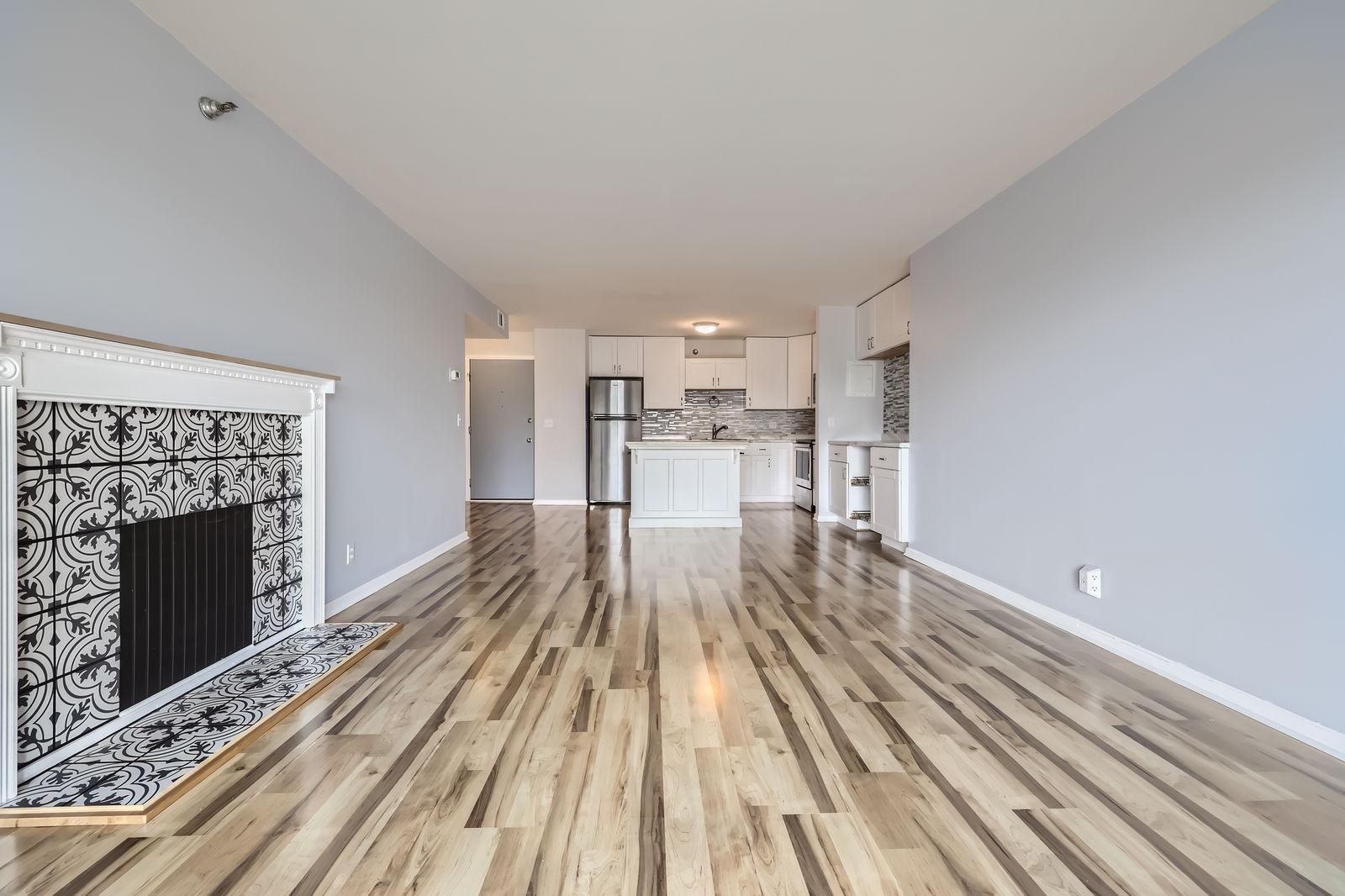 26 10th Street W 1104
