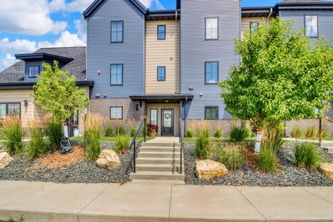 Photo of 4120 Arthur Drive S, Fargo, ND 58104 (MLS # 7030362)