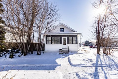 Photo of 1548 3rd Avenue N, Fargo, ND 58102 (MLS # 7027641)