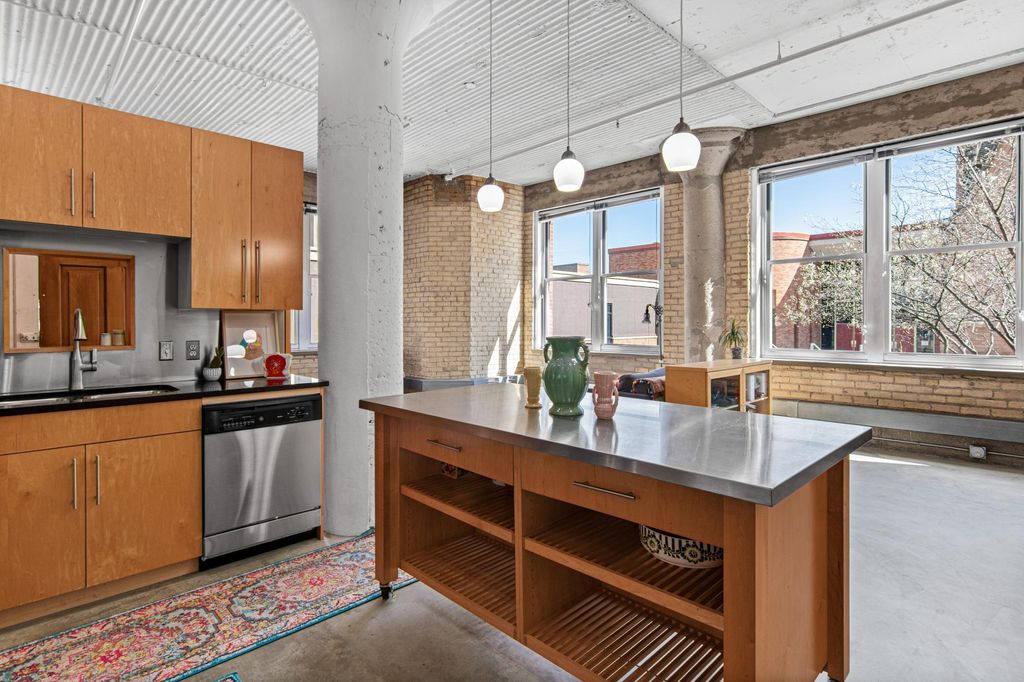 Photo of 225 9th Street E #109, Saint Paul, MN 55101 (MLS # 7062713)