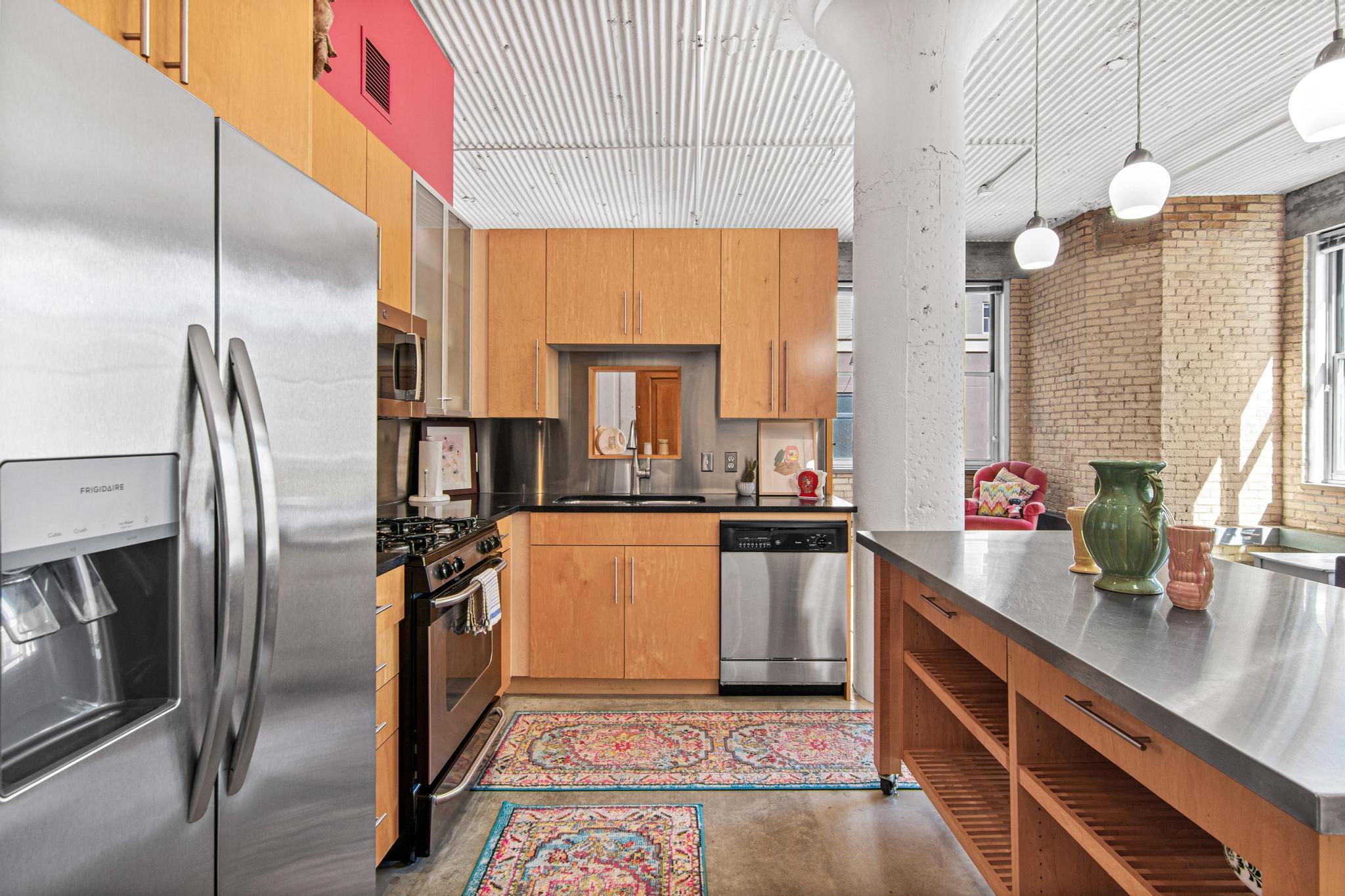 225 9th Street E 109
