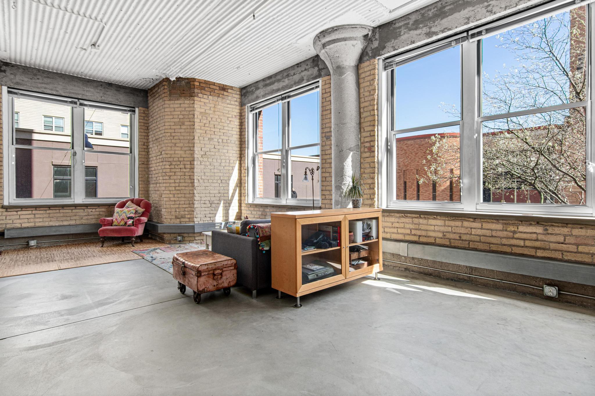 225 9th Street E 109