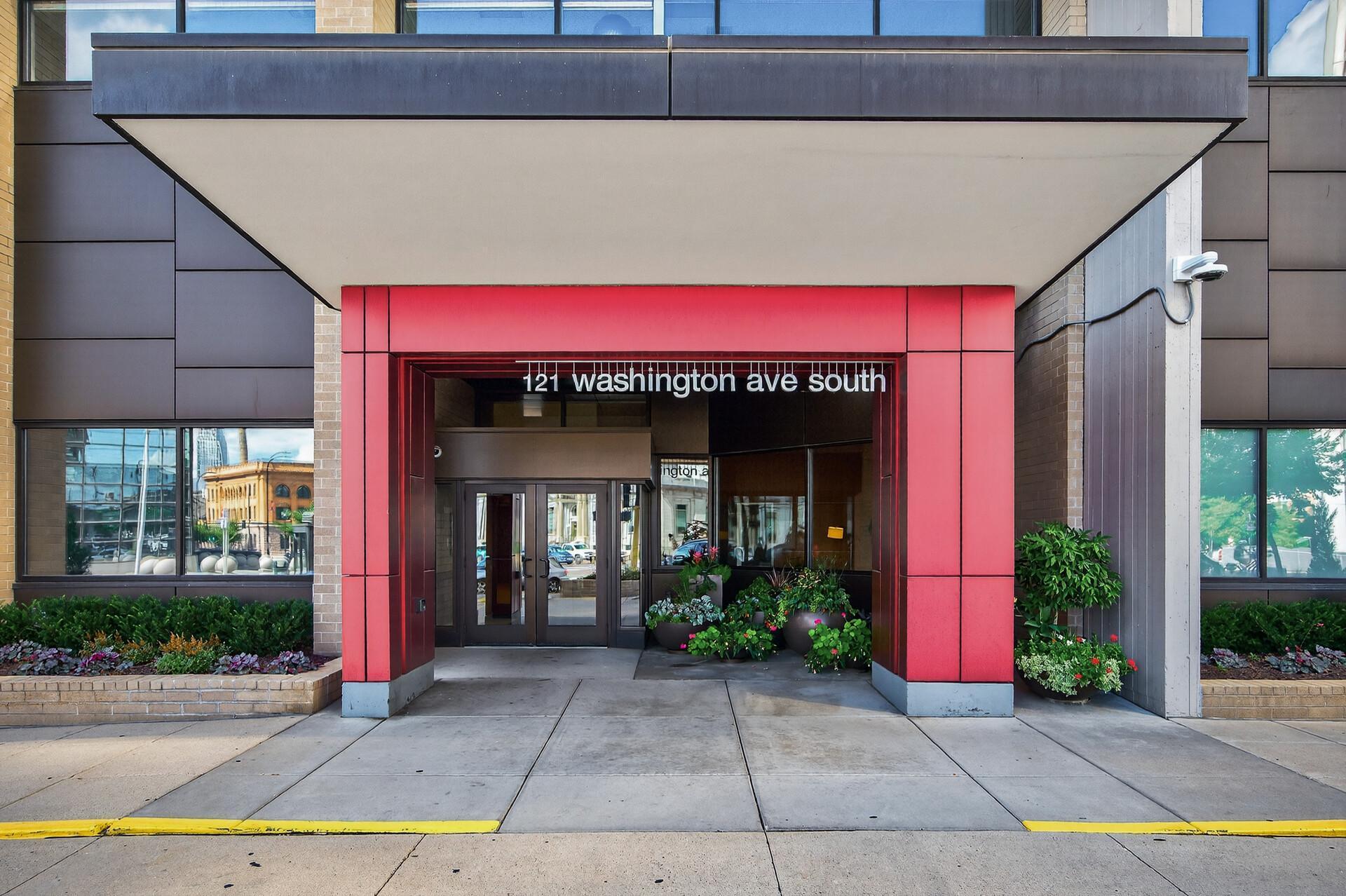121 Washington Avenue S 1304