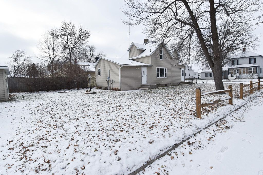 Photo of 204 Conley Avenue S, Thief River Falls, MN 56701 (MLS # 6822871)