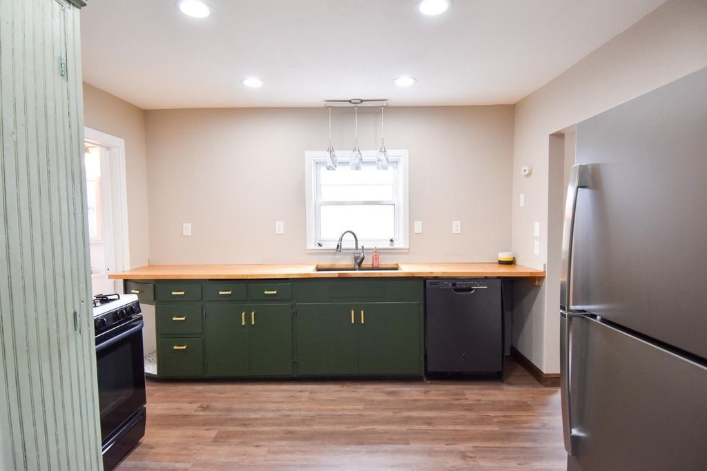 Photo of 204 Conley Avenue S, Thief River Falls, MN 56701 (MLS # 6822871)