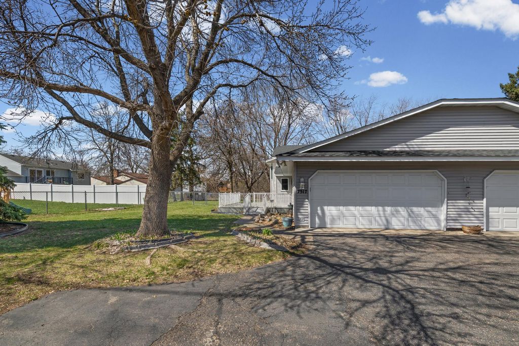 Photo of 7517 Xerxes Avenue N, Brooklyn Park, MN 55444 (MLS # 7036418)