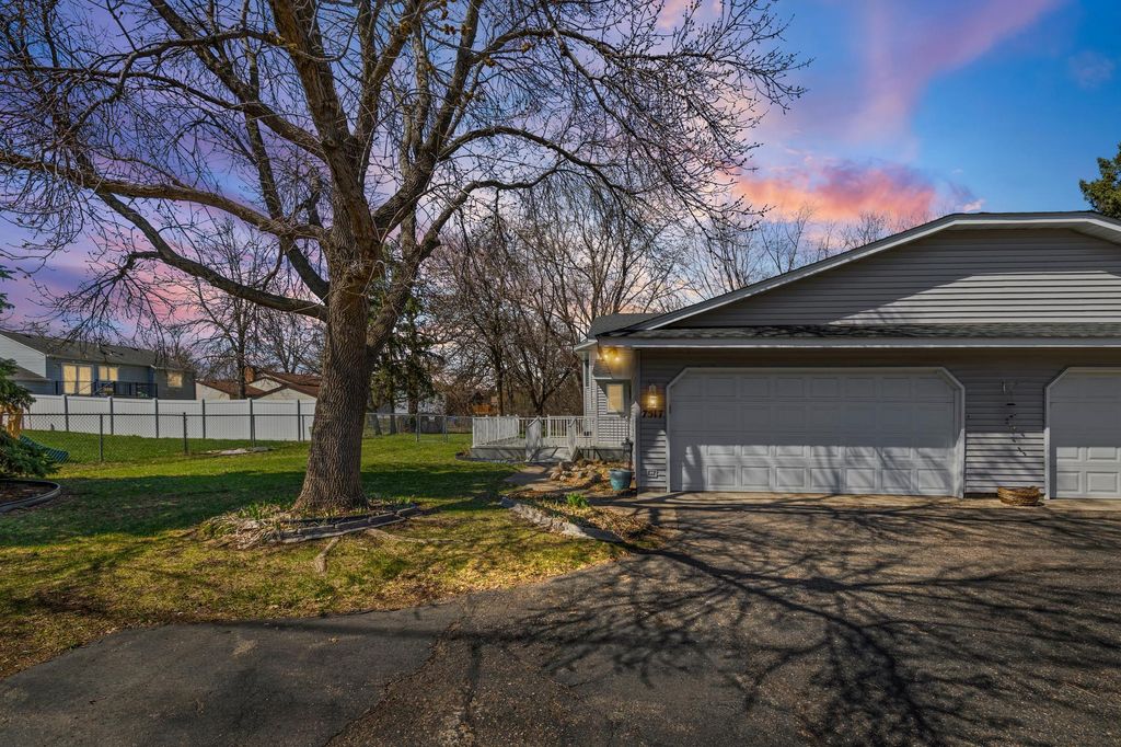 Photo of 7517 Xerxes Avenue N, Brooklyn Park, MN 55444 (MLS # 7036418)