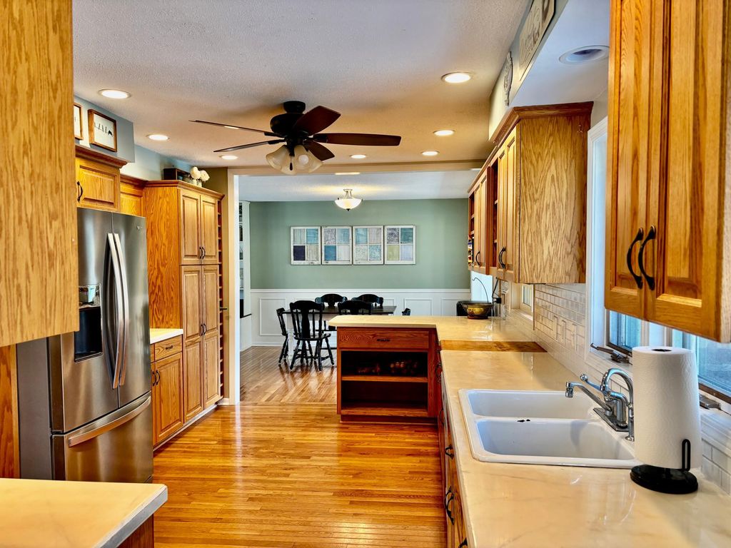 Photo of 406 Robin Road, Albert Lea, MN 56007 (MLS # 7034380)