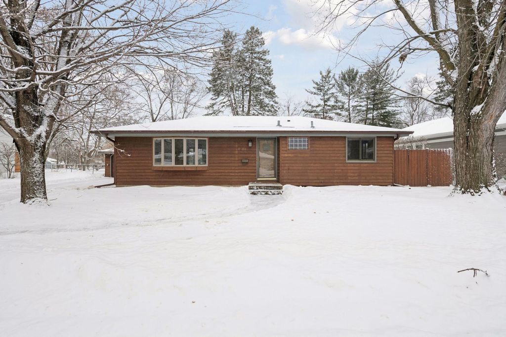 Photo of 4509 W 110th Street, Bloomington, MN 55437 (MLS # 7000935)