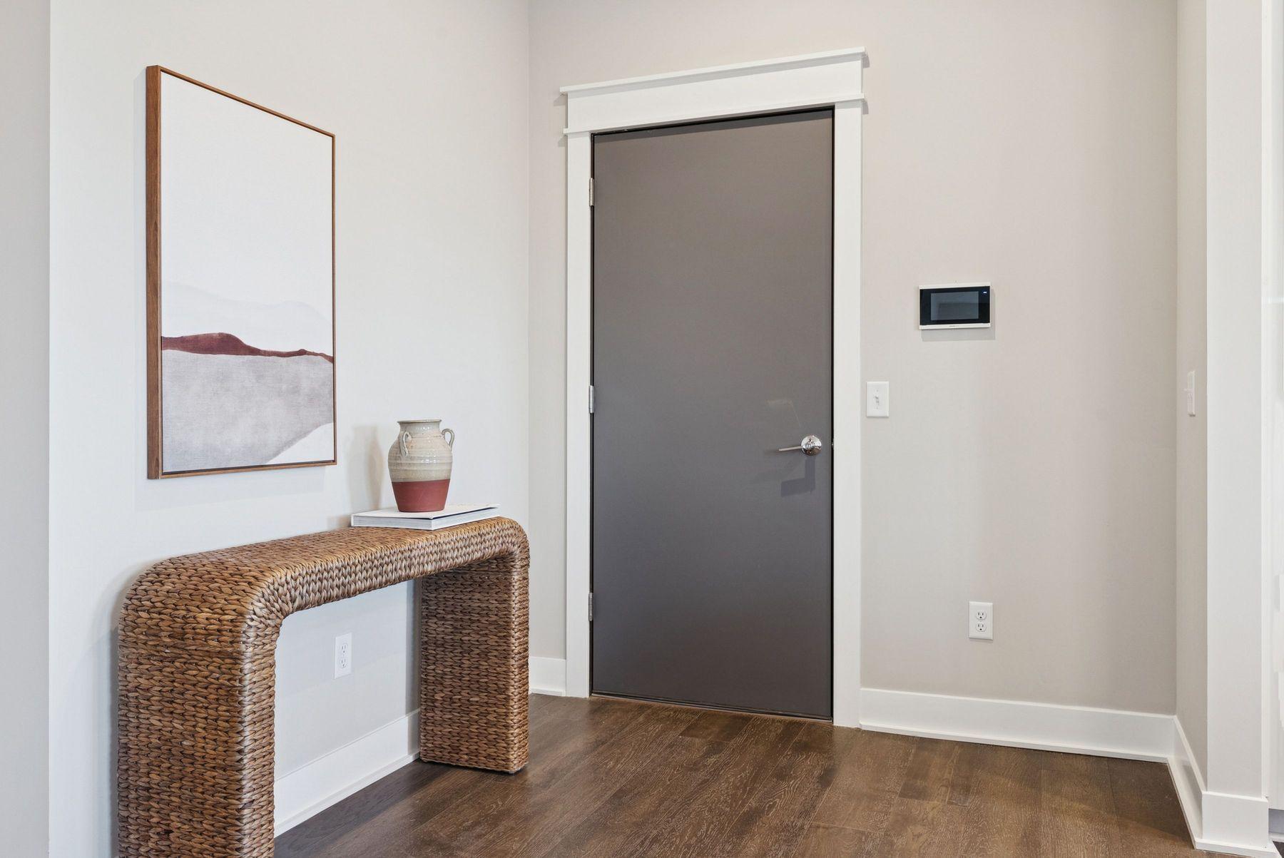 5754 Shady Oak Road S 1