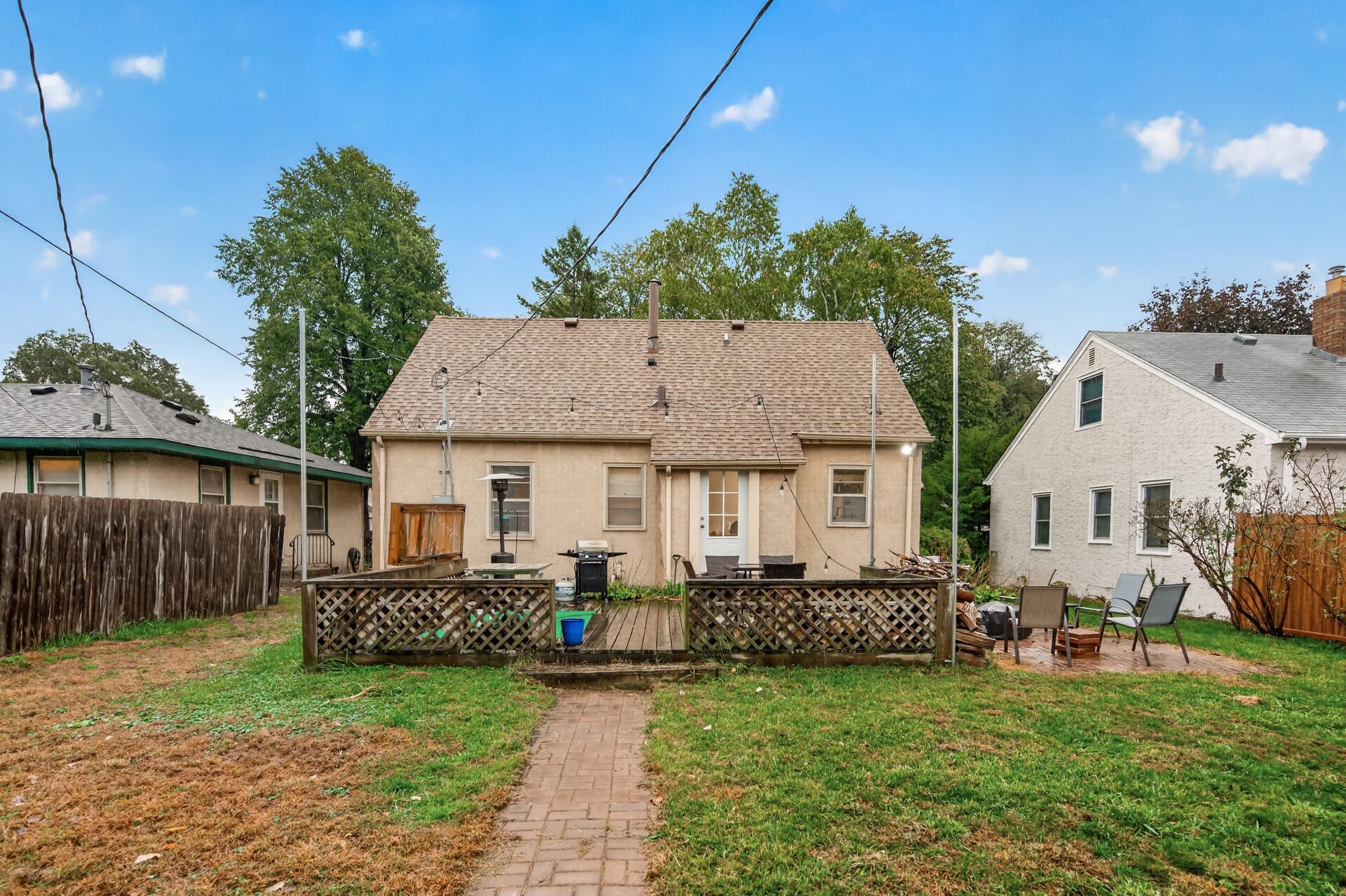 1606 Main Street NE