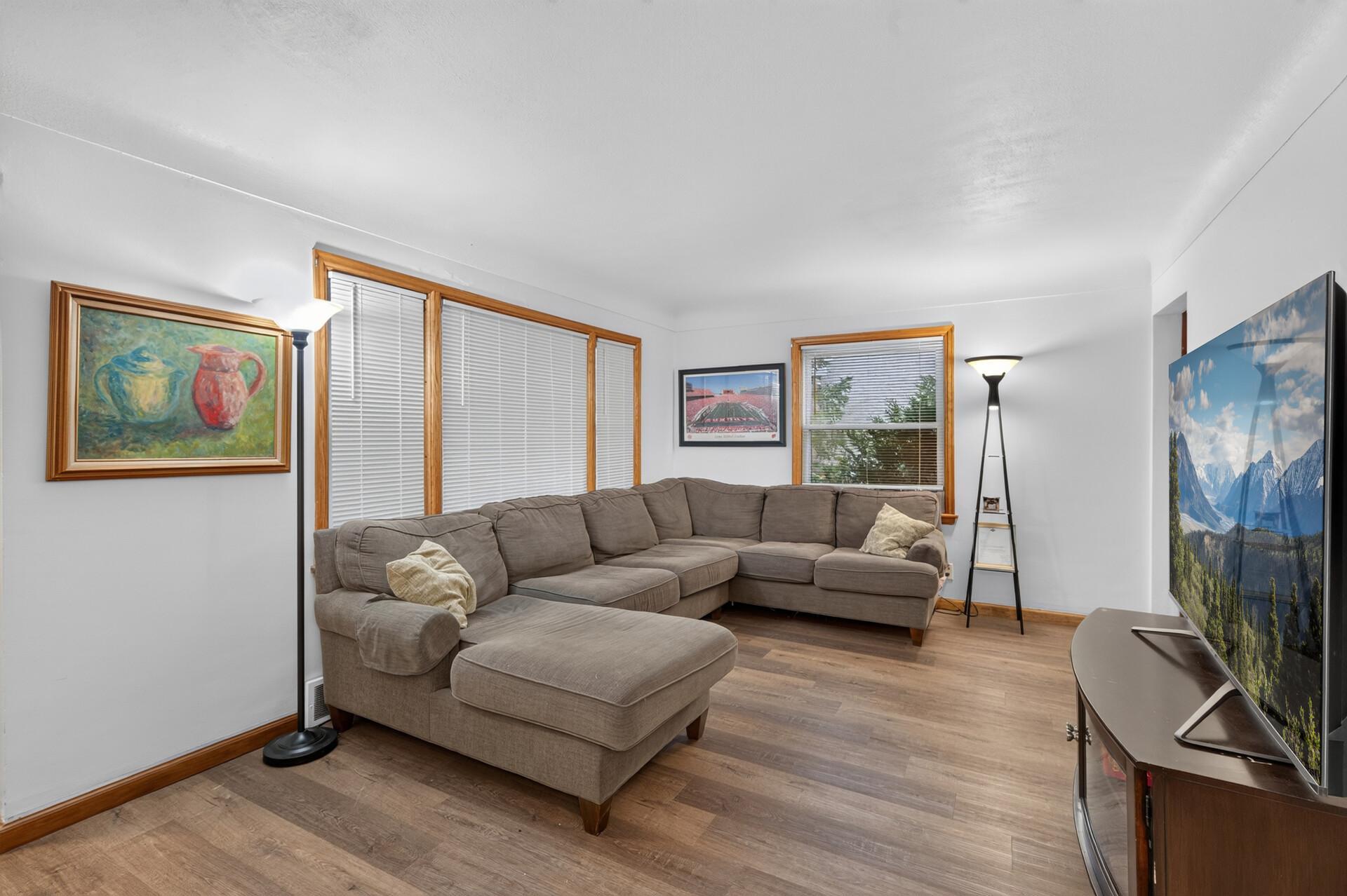 1606 Main Street NE