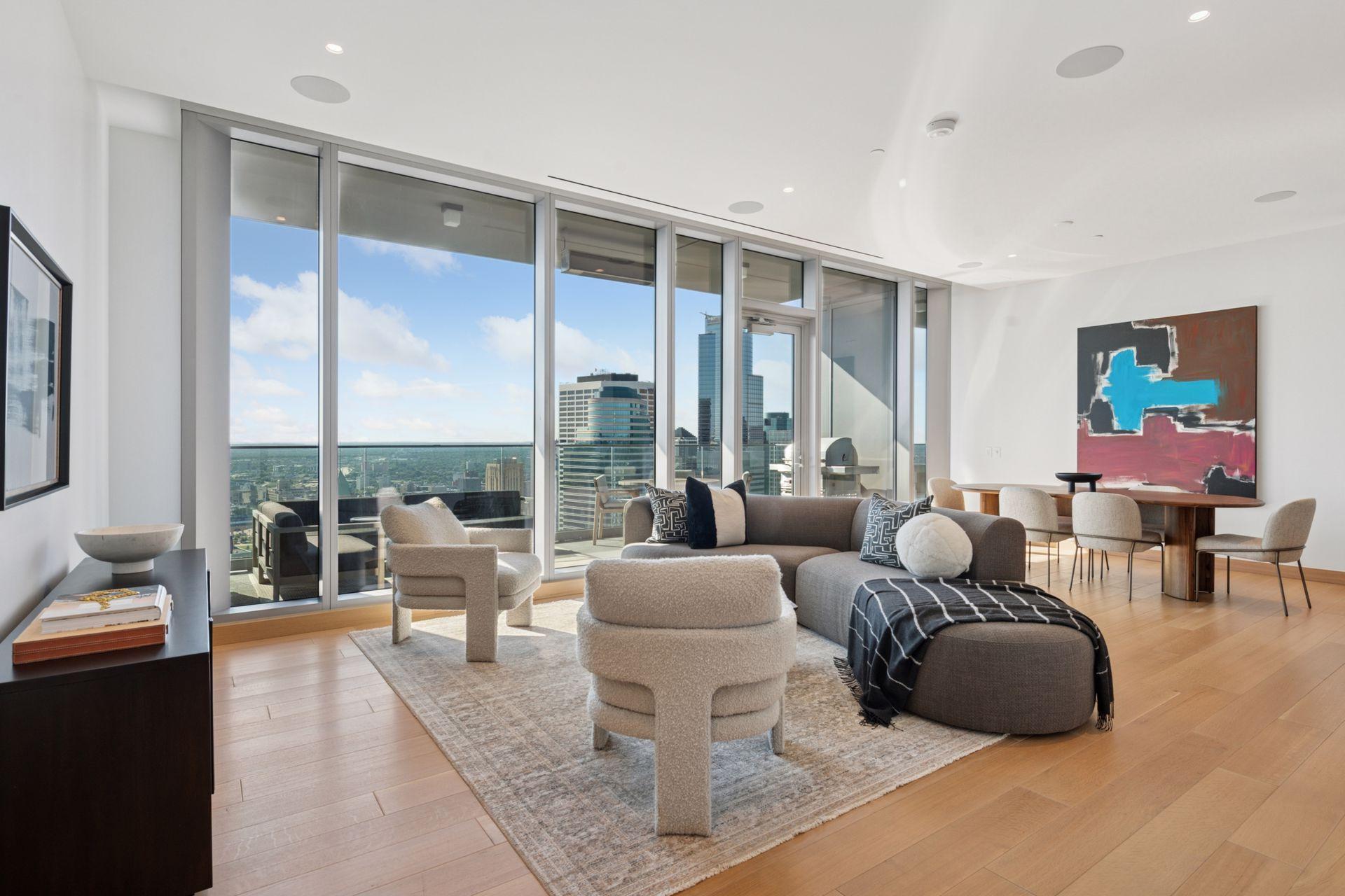 255 Hennepin Avenue 3201