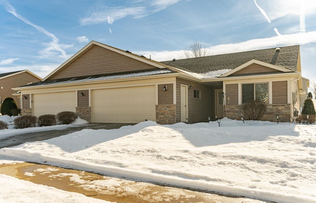 Photo of 948 Southern Ridge Drive SW, Rochester, MN 55902 (MLS # 7000538)