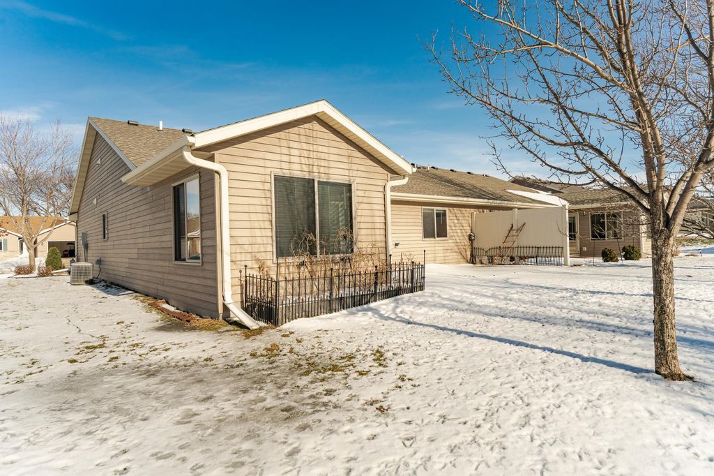 Photo of 948 Southern Ridge Drive SW, Rochester, MN 55902 (MLS # 7000538)