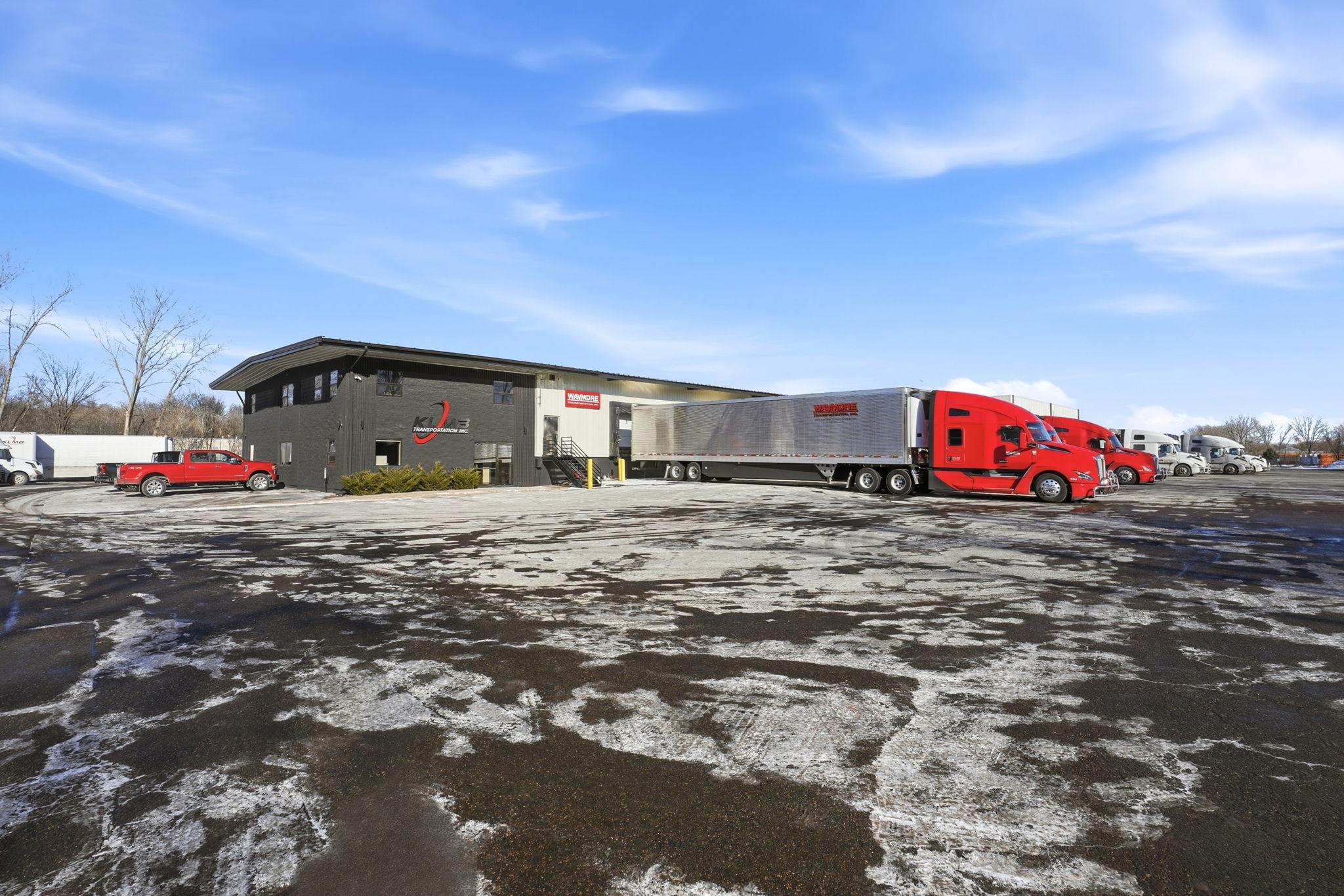 8201 Hickory Street NE