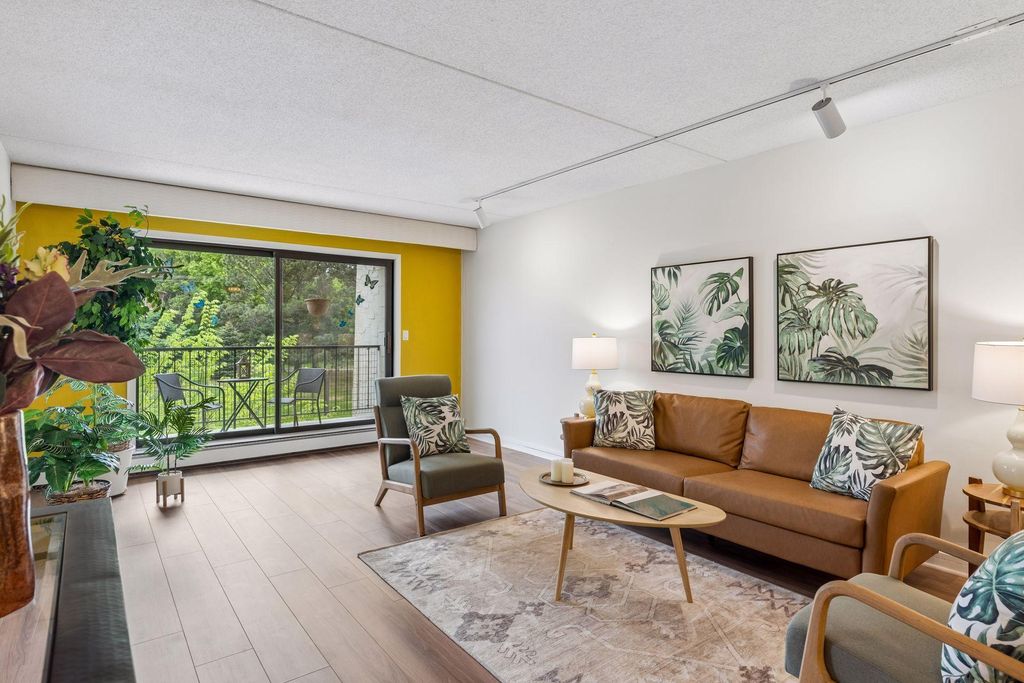 Photo of 2485 Londin Lane E #323, Maplewood, MN 55119 (MLS # 7080019)