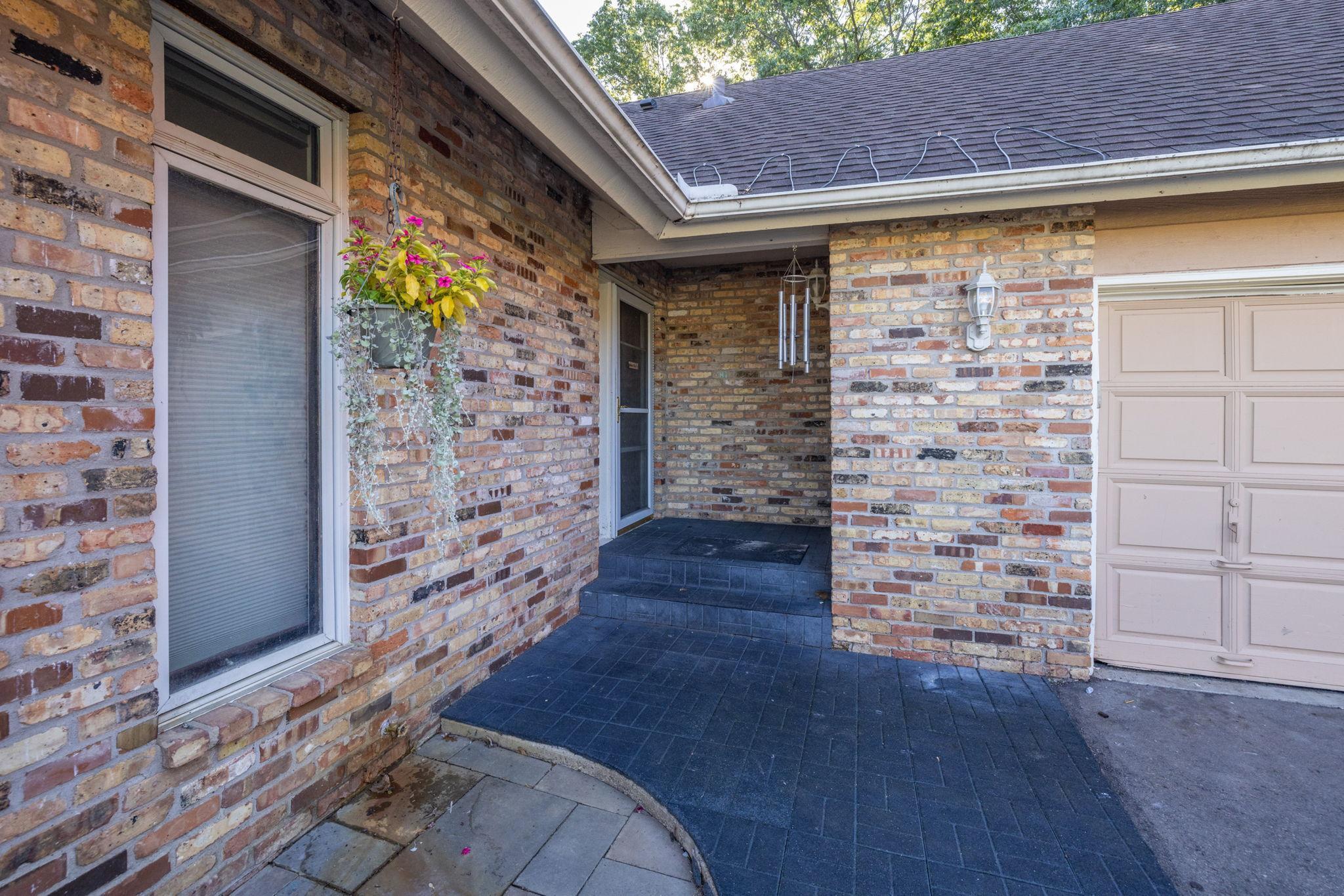 71 Deer Hills Court