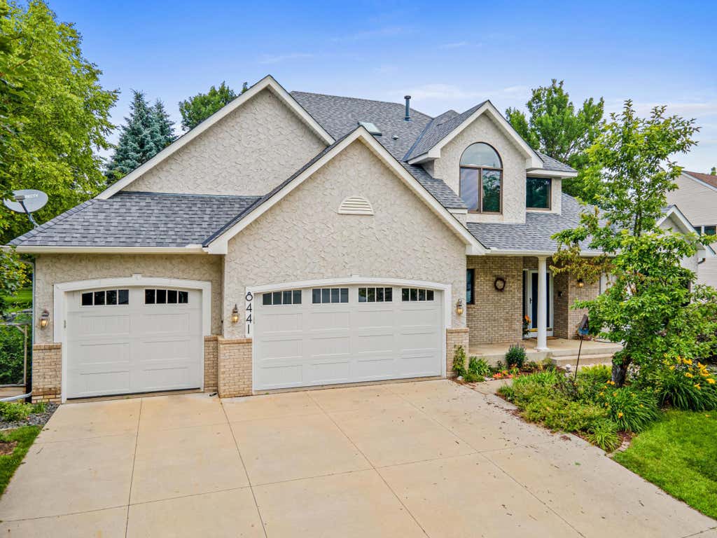 Photo of 8441 W Lake Drive, Chanhassen, MN 55317 (MLS # 7106639)