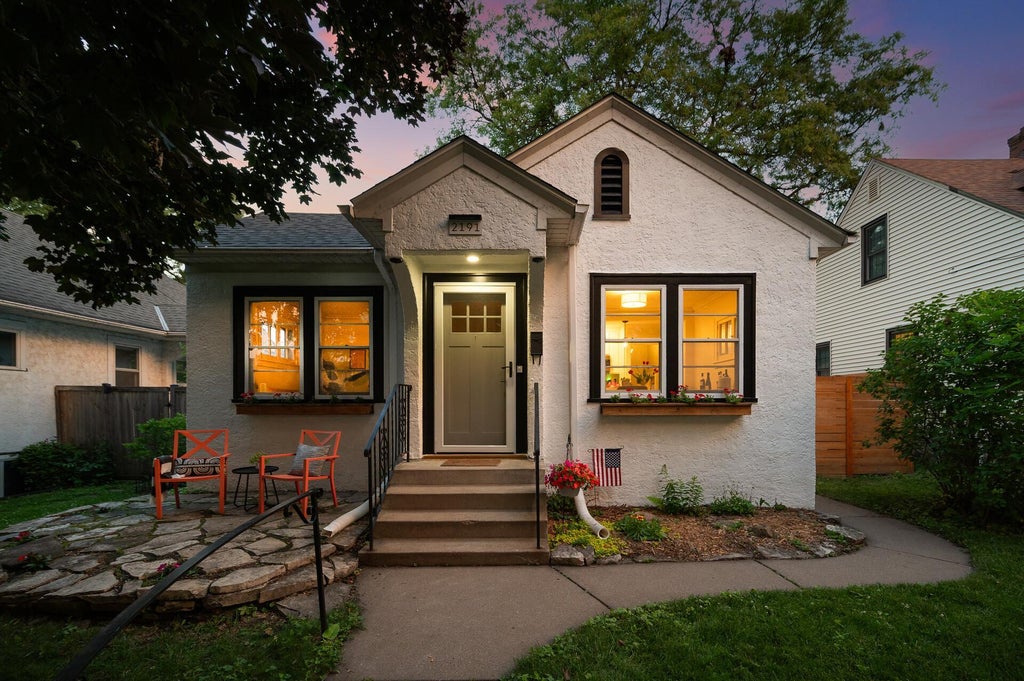 Photo of 2191 Eleanor Avenue, Saint Paul, MN 55116 (MLS # 7115501)