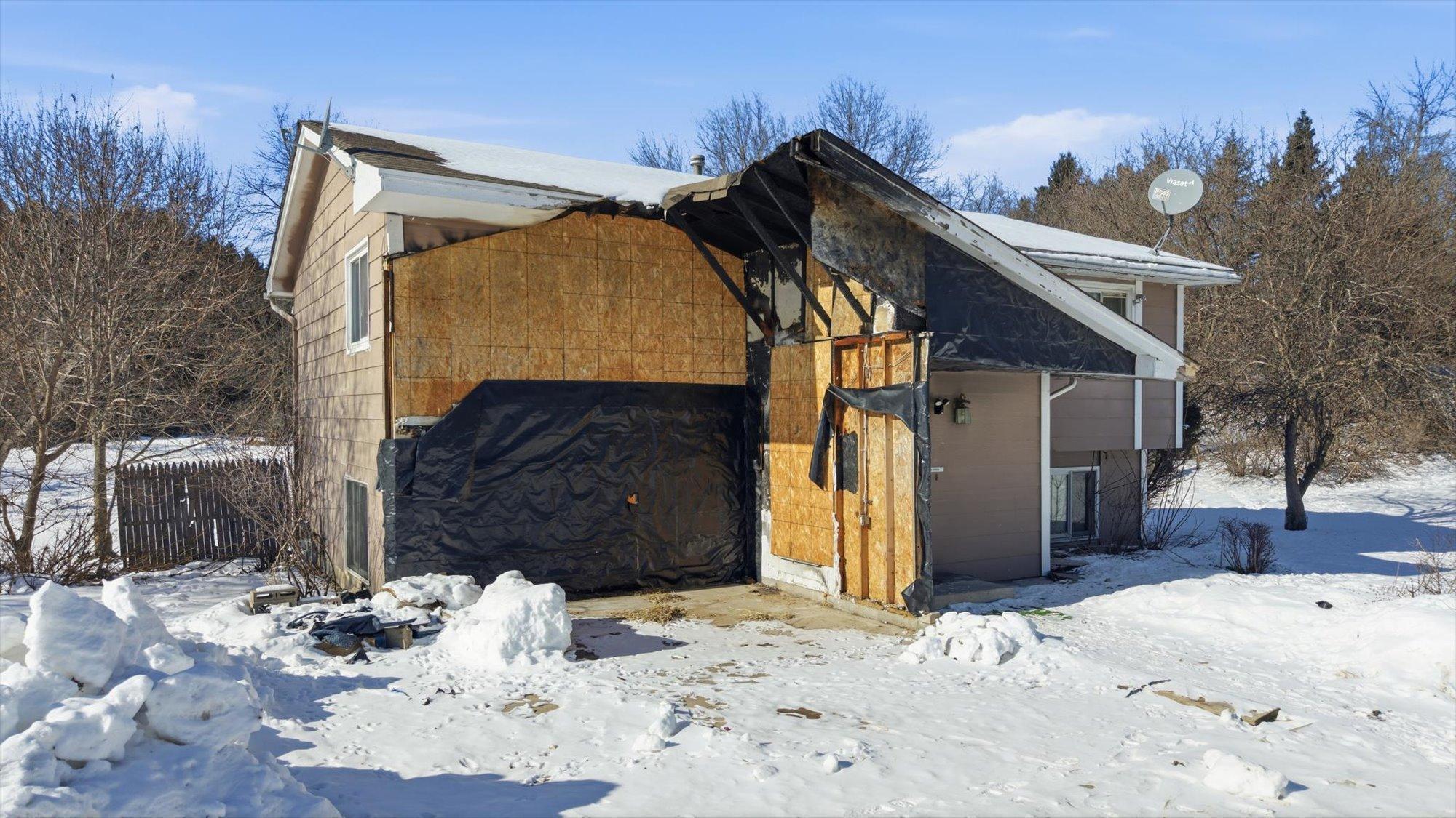 23620 Jensen Avenue N