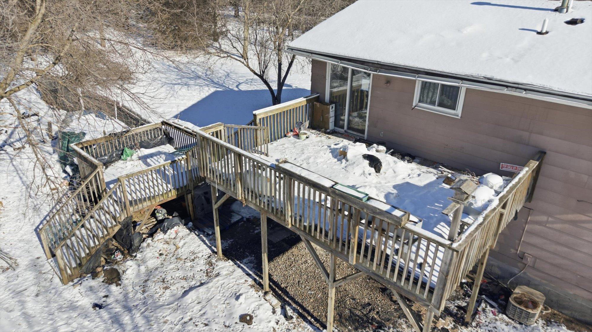 23620 Jensen Avenue N