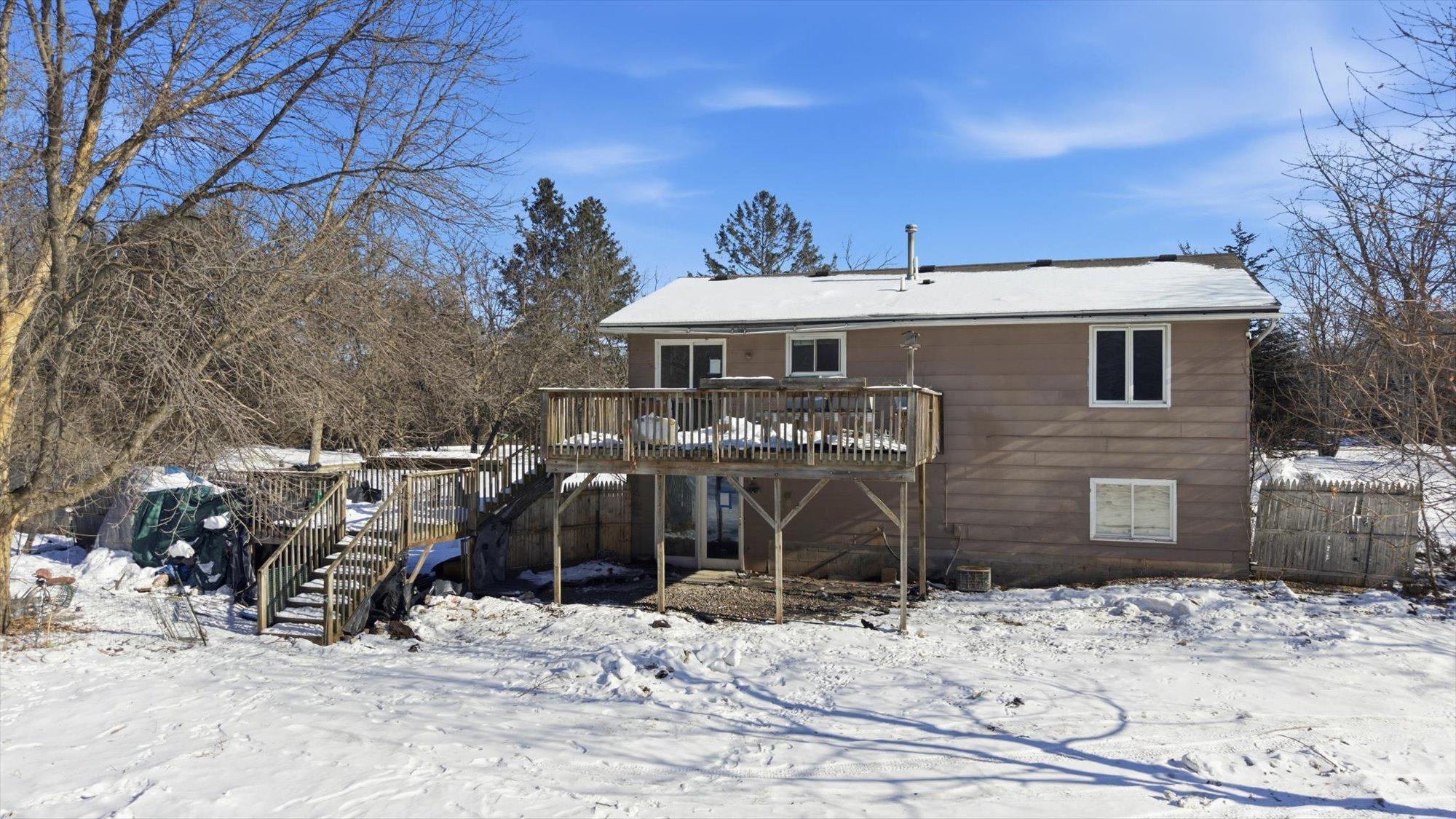 23620 Jensen Avenue N