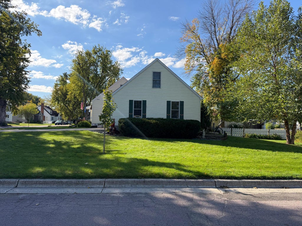 Photo of 908 8th Avenue SW, Faribault, MN 55021 (MLS # 7155619)