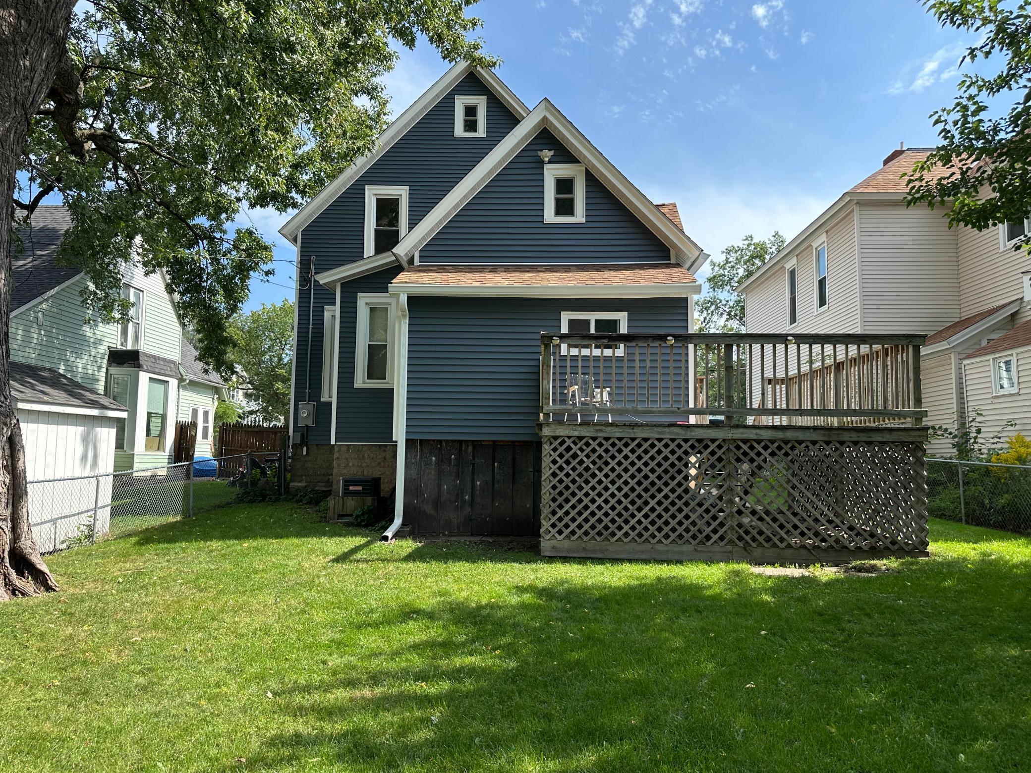 899 Clark Street