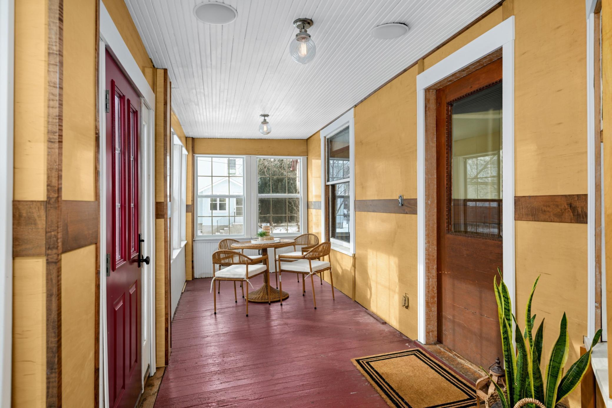 2654 Pleasant Avenue