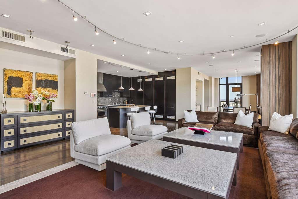 Photo of 201 S 11th Street #1120, Minneapolis, MN 55403 (MLS # 7110413)