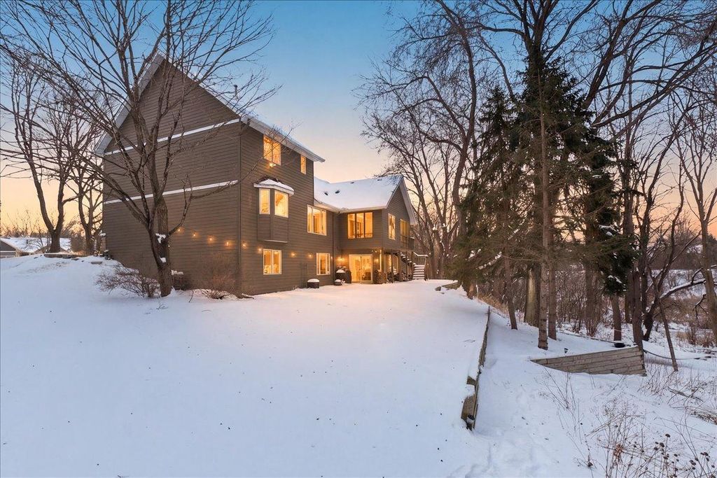 Photo of 4317 Oak Ridge Court, Vadnais Heights, MN 55127 (MLS # 7039182)