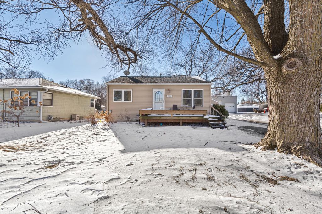 Photo of 716 8th Avenue NE, Waseca, MN 56093 (MLS # 6825310)