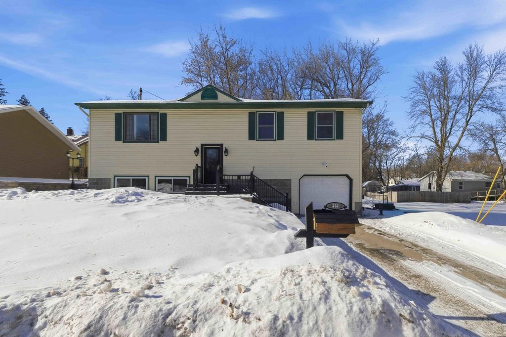 Photo of 414 SE 14th Street, Brainerd, MN 56401 (MLS # 7015272)