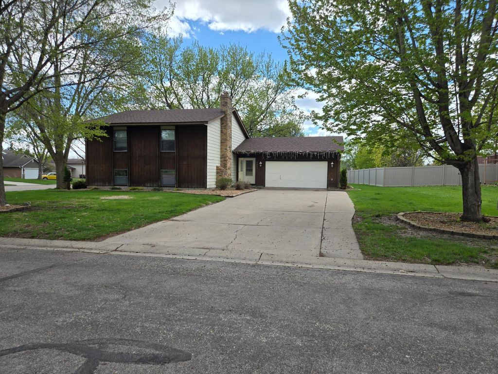 Photo of 7965 75th Street S, Cottage Grove, MN 55016 (MLS # 7069107)