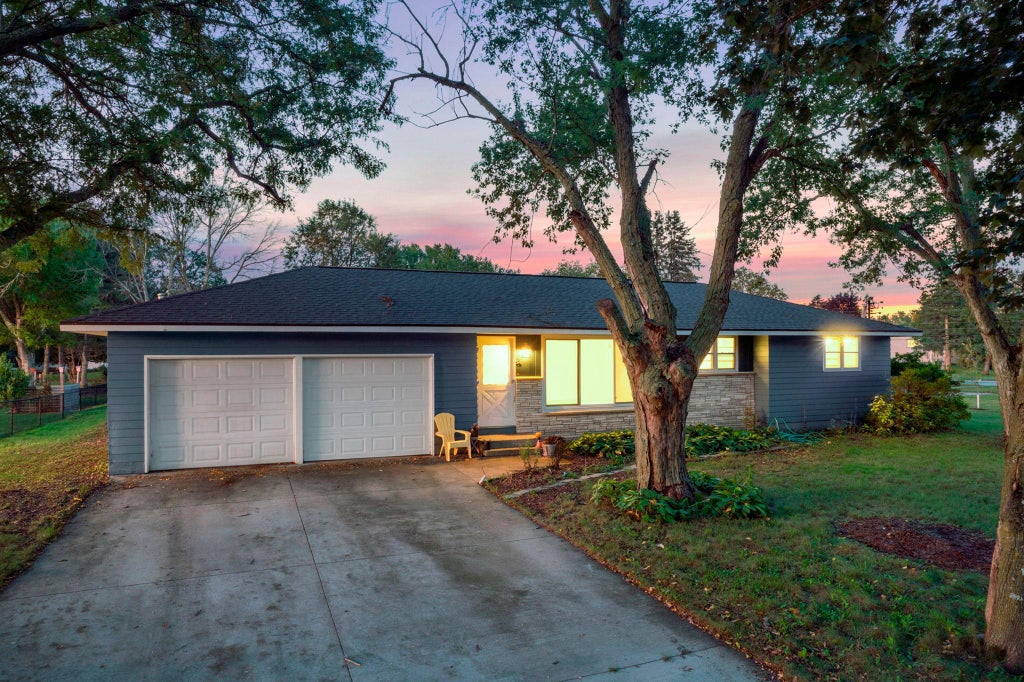 Photo of 319 Cannon View Drive, Red Wing, MN 55066 (MLS # 7148548)