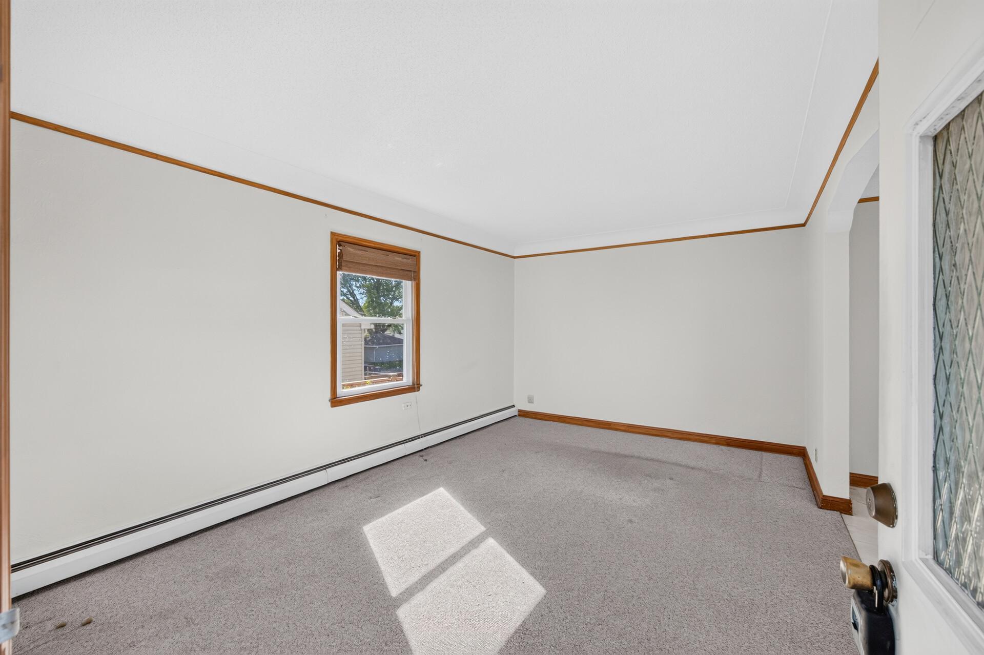4858 6th Street NE