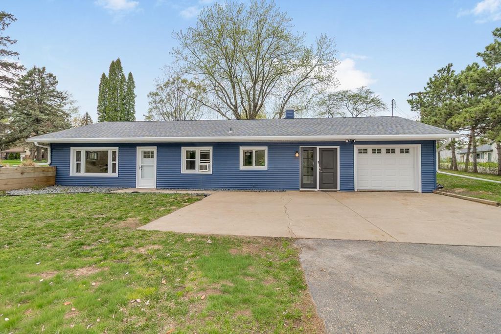 Photo of 951 Washington Street, Prescott, WI 54021 (MLS # 7061973)