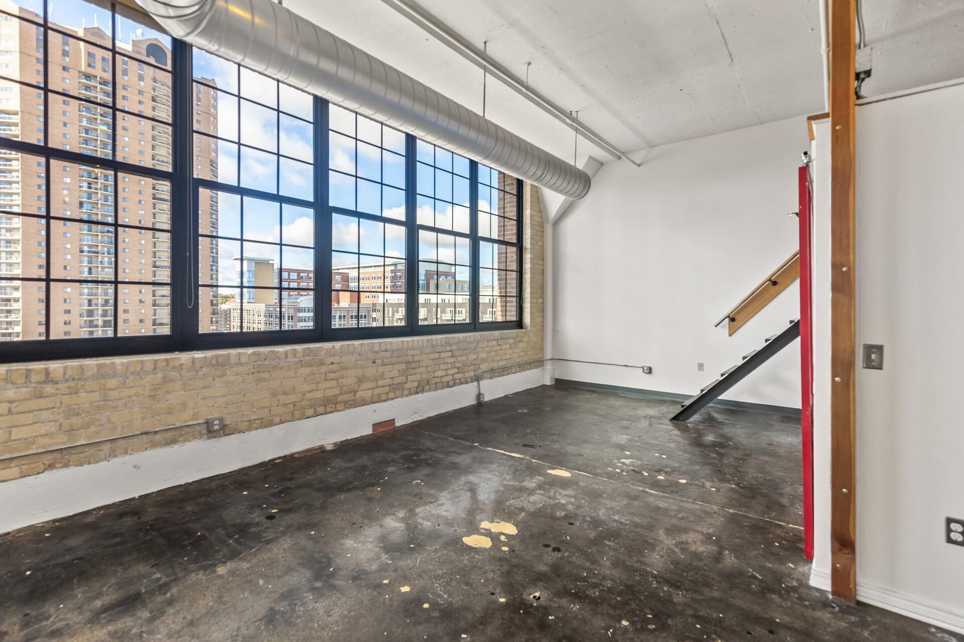 500 Robert Street N 708